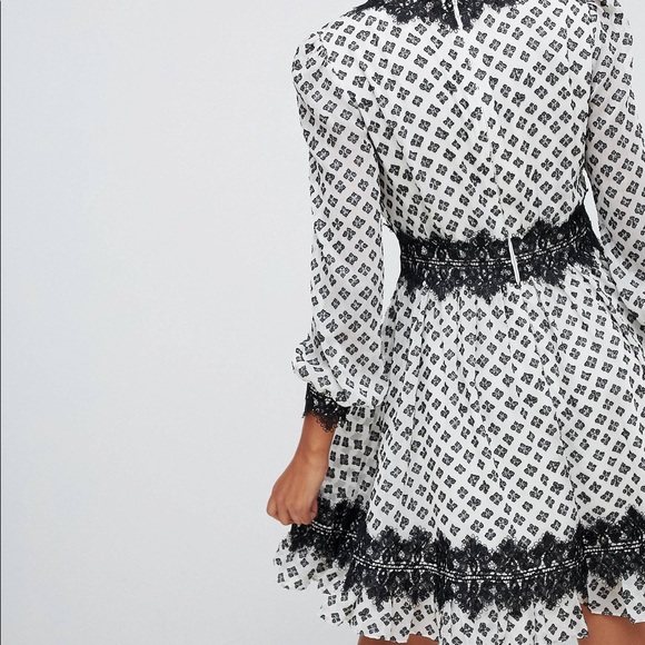 FOREVER NEW Size 8 Mini Dress With Lace Trim Excellent Cond! - Picture 2 of 10